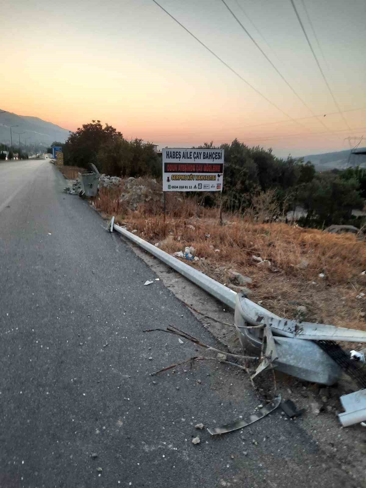 Buharkent’te kontrolden çıkan otomobil takla attı