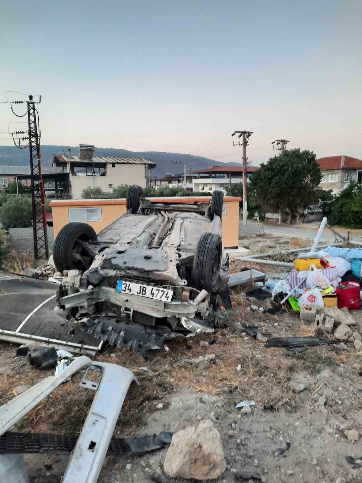 Buharkent’te kontrolden çıkan otomobil takla attı