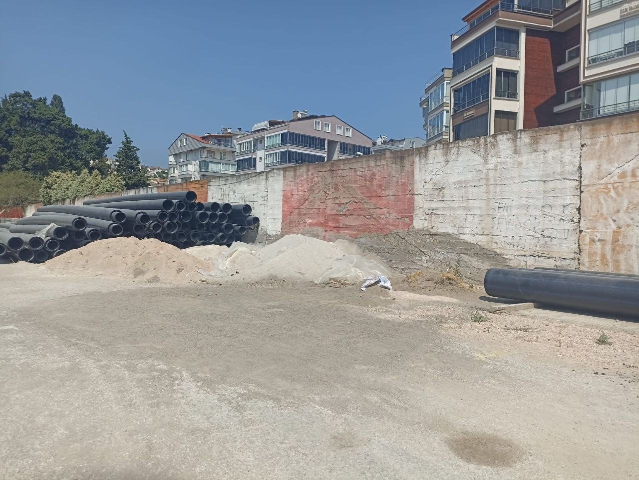 Erdek Belediyesi stadyumu şantiyeye döndü