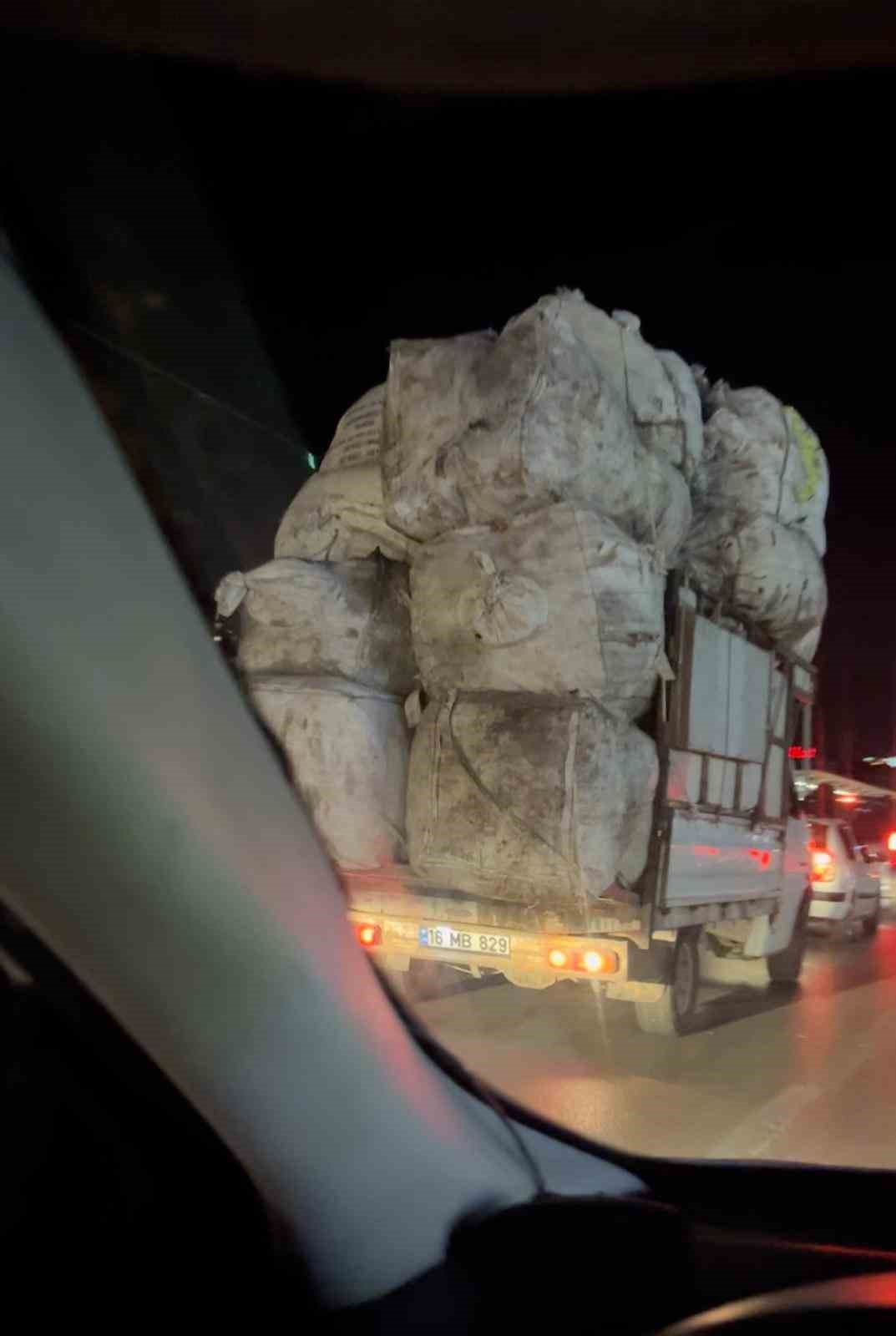 Bursa’da tehlikeli taşımacılık kamerada