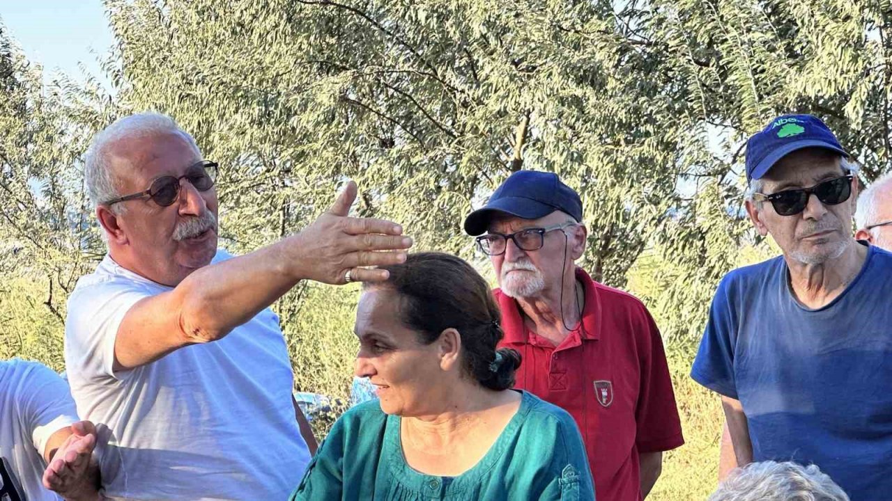 Susuz site sakinleri eylem yaptı, muhtar borcu ödeme söz verdi