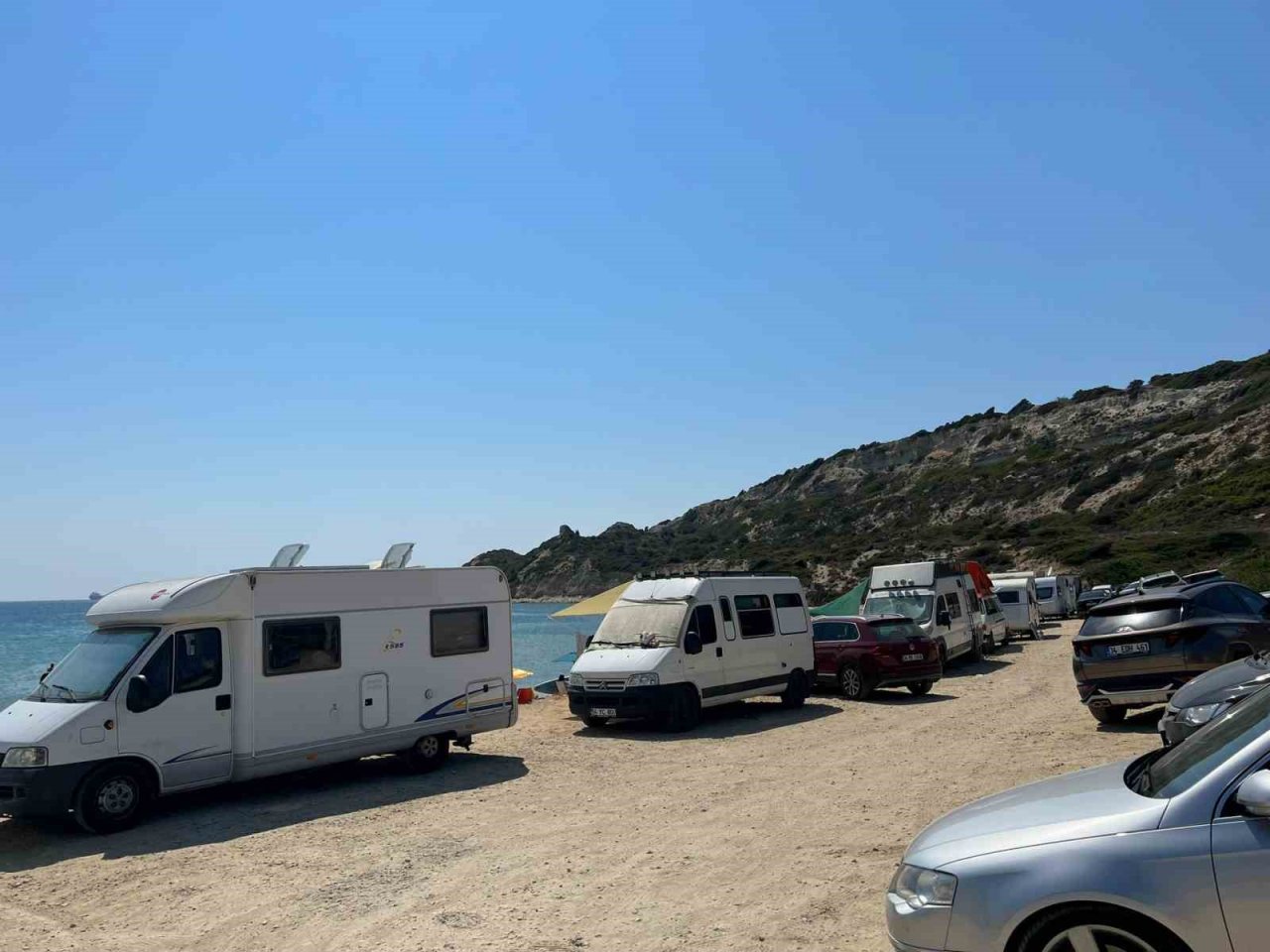 Kuzey Ege’nin turizm merkezi Bozcaada, karavan işgali altında