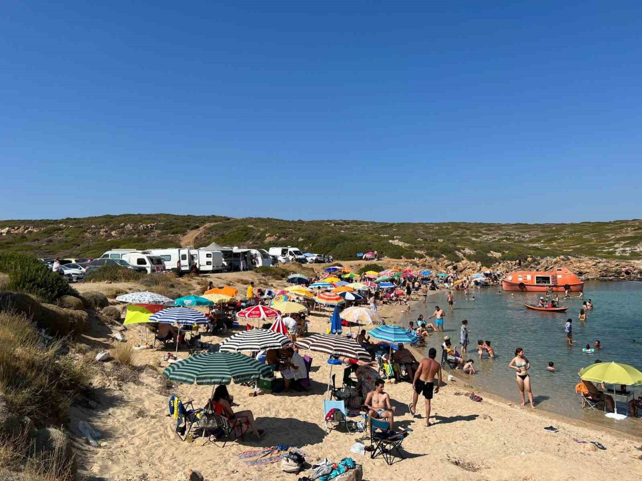 Kuzey Ege’nin turizm merkezi Bozcaada, karavan işgali altında