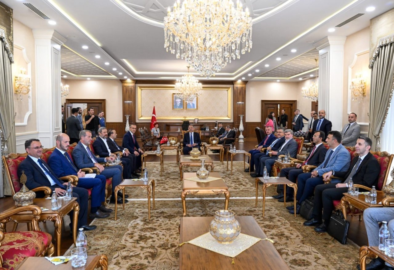 Bakan Özhaseki o konuda uyardı: “Takip ediyoruz, cezalarımız ağır olacak”