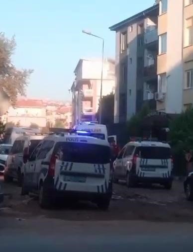 Apartın çatı katından düşen adam hayatını kaybetti