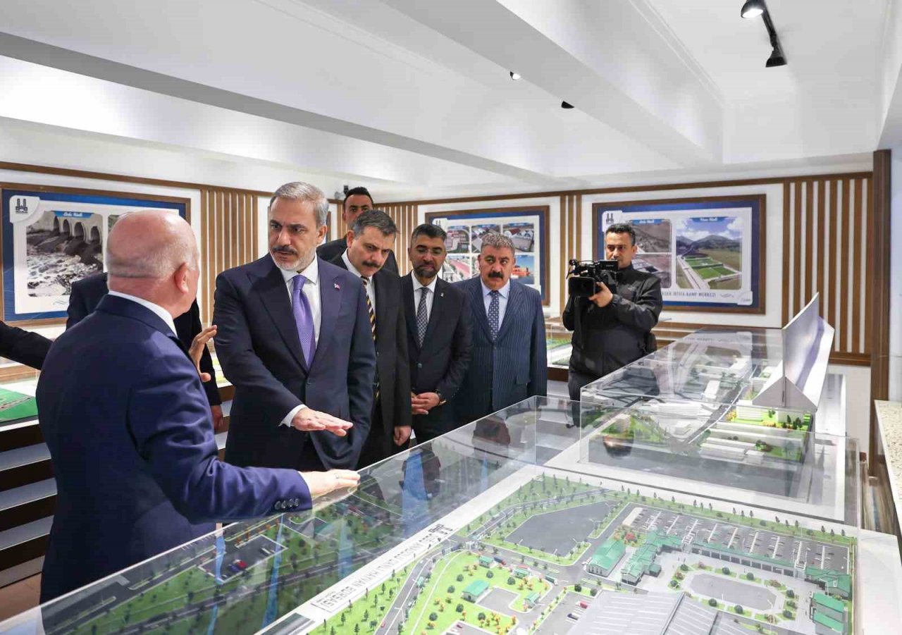 Dışişleri Bakanı Hakan Fidan, Erzurum Büyükşehir Belediyesi’nde