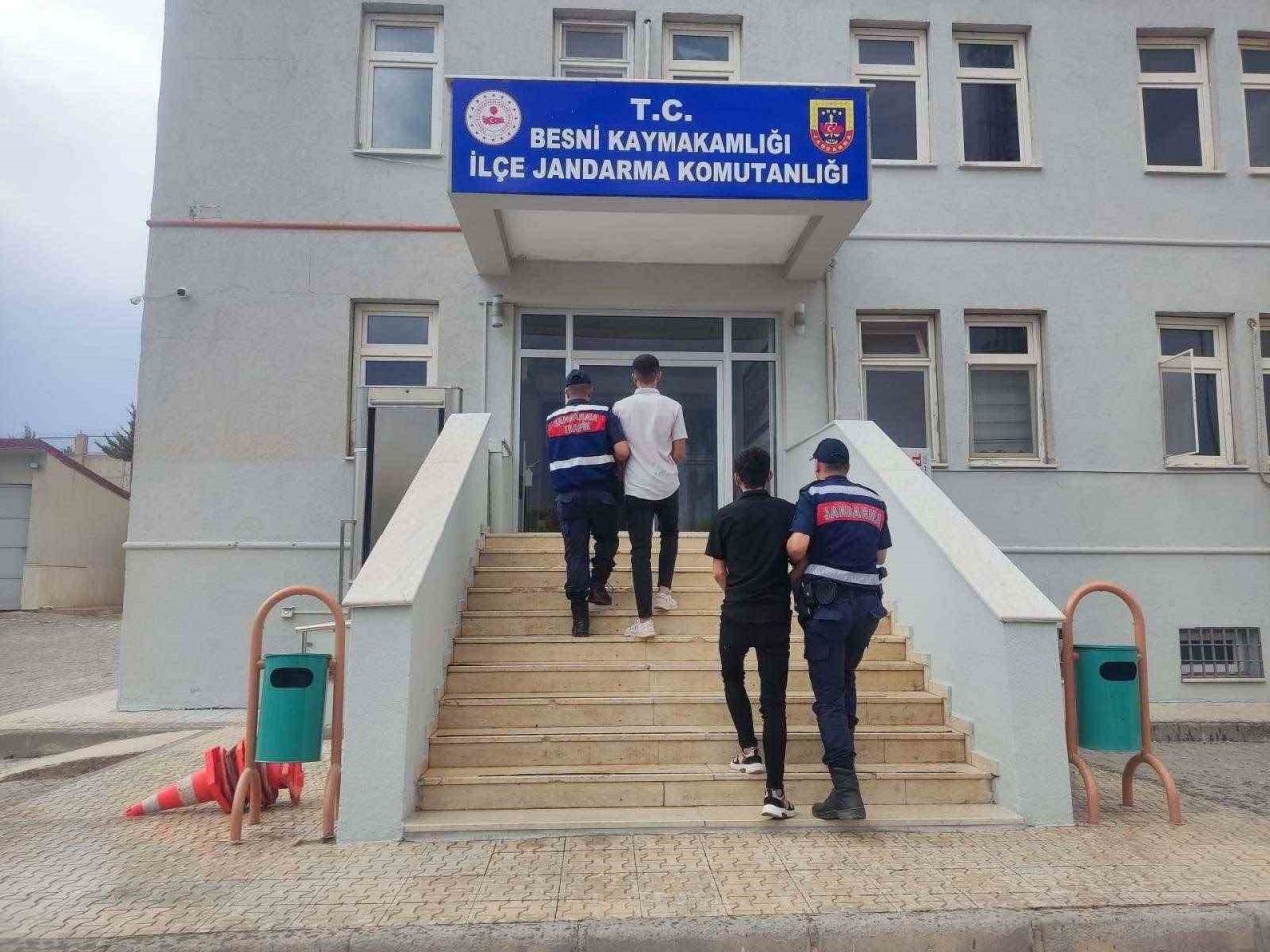 Jandarma hırsızlara göz açtırmıyor