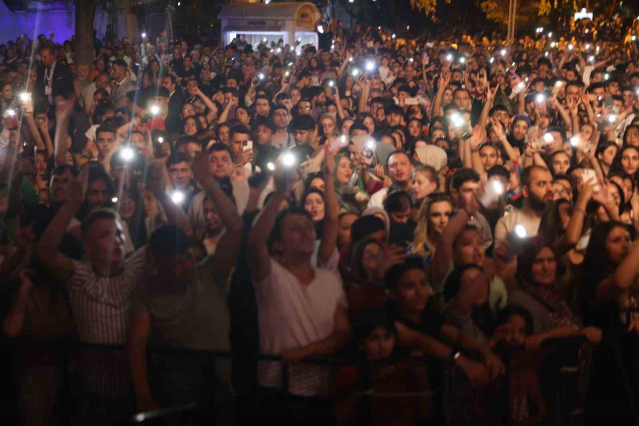 Gölbaşı’nda Türkiye Yüzyılı konserleri Resul Dindar ile devam etti