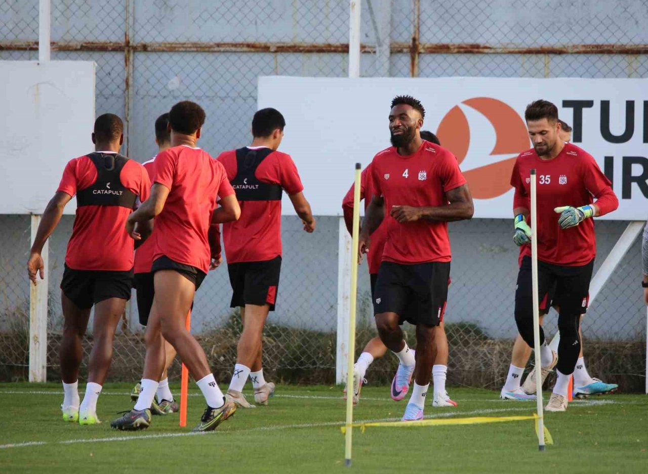 Servet Çetin: “Beşiktaş maçı bizim için özel”