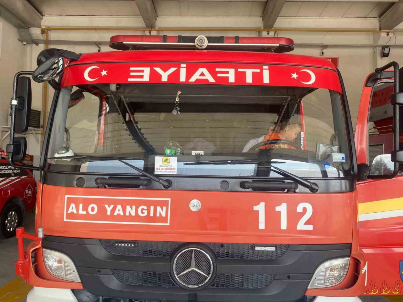 Sondaj kuyusundan 5 saatte çıkartılan minik Yamaç, kahramanlarıyla buluştu