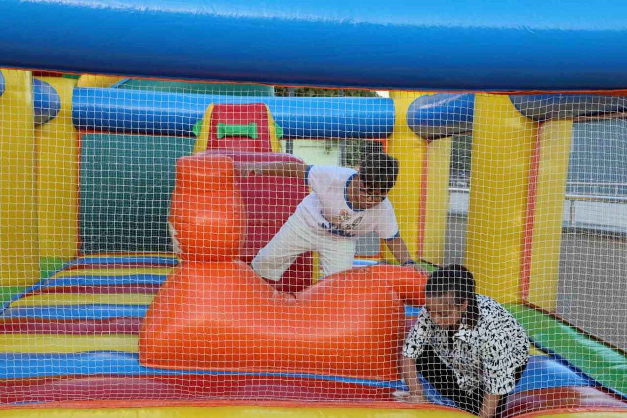 Bu festivalde çocuklar doyasıya eğleniyor