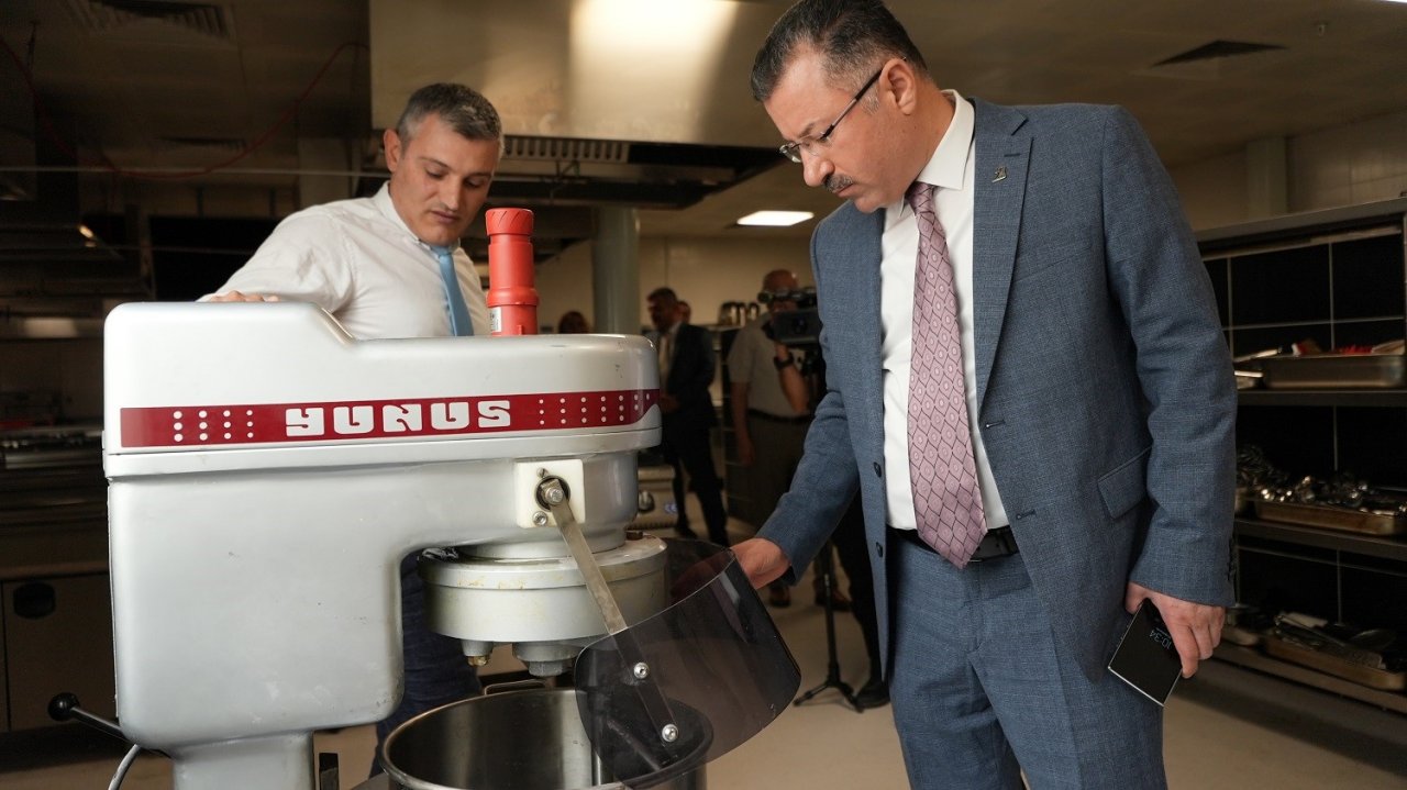 Rektör Karışık Turizm Fakültesinde incelemede bulundu