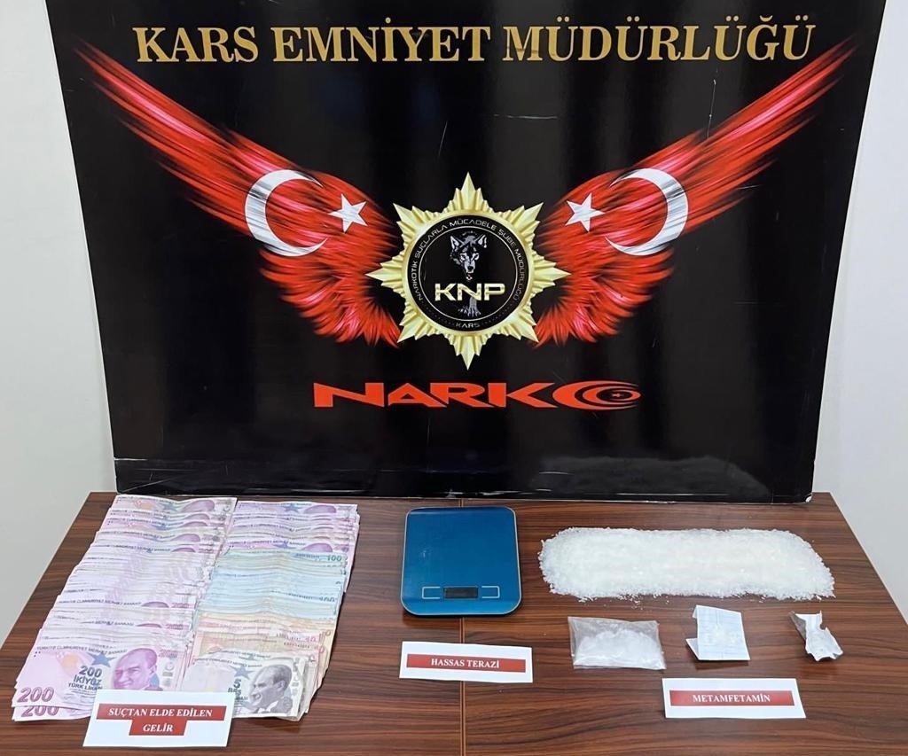 Kars’ta uyuşturucu tacirleri çökertildi