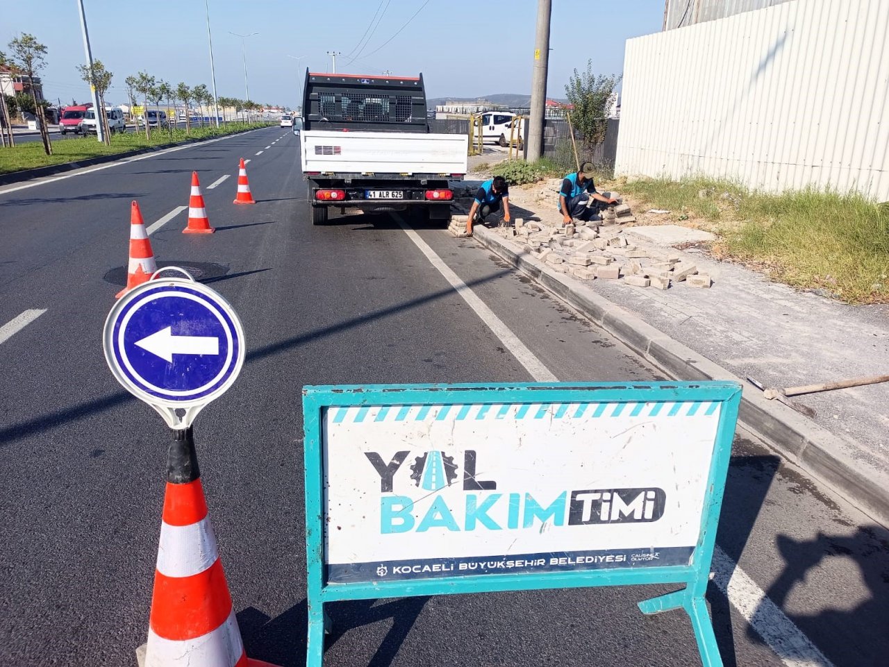 Yol bakım timi asfaltlamada dur durak bilmiyor