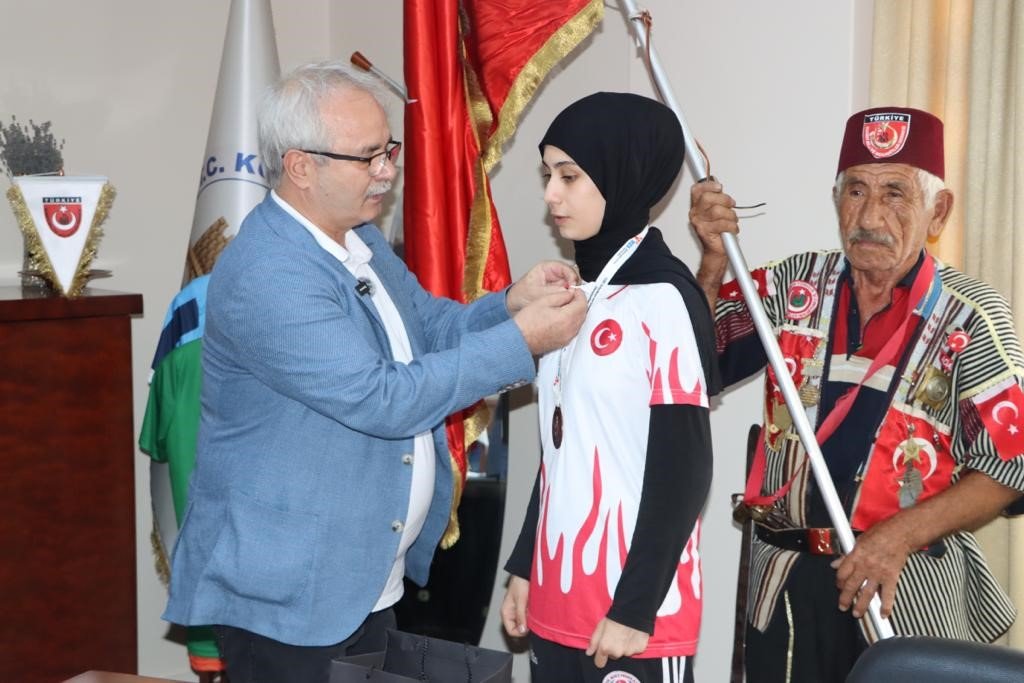 Şampiyon Azra Nur’a Muhteşem Karşılama