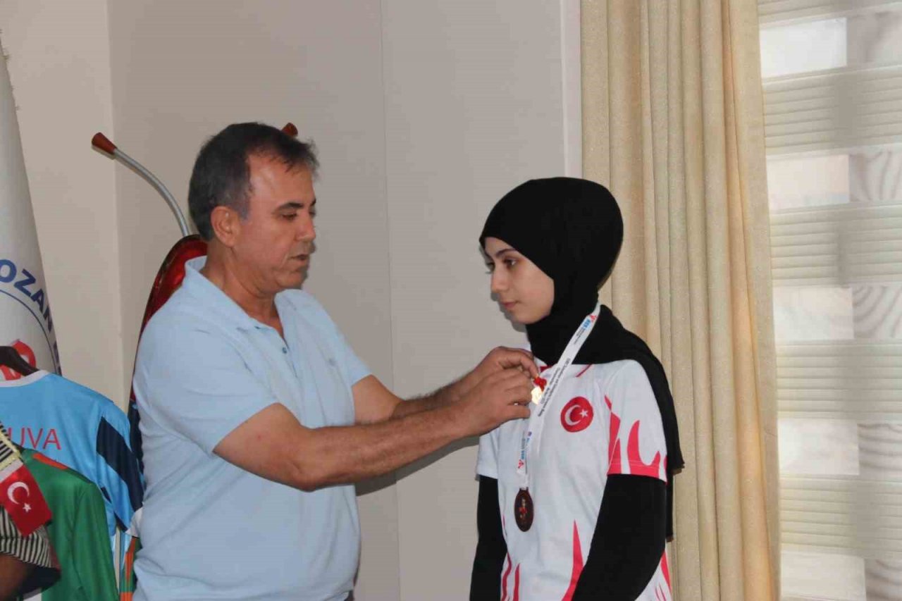 Şampiyon Azra Nur’a Muhteşem Karşılama