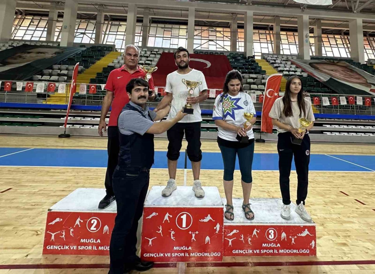 Muğlalı Taekwondocular zafer kupası için mücadele etti