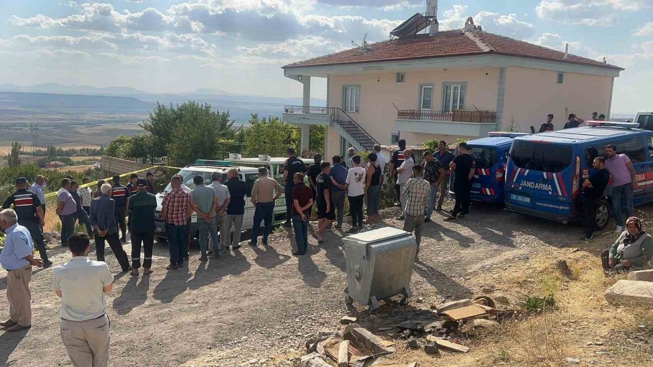 Önce eşini sonra kendisini öldürdü