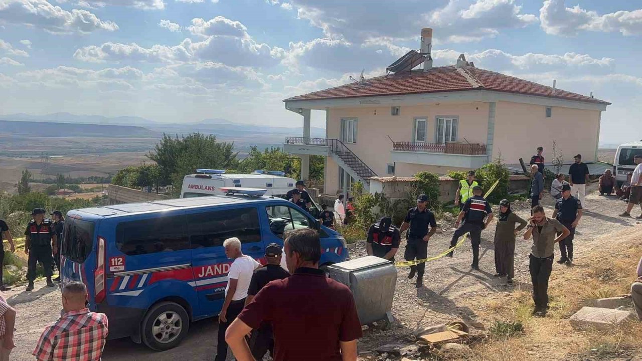 Önce eşini sonra kendisini öldürdü