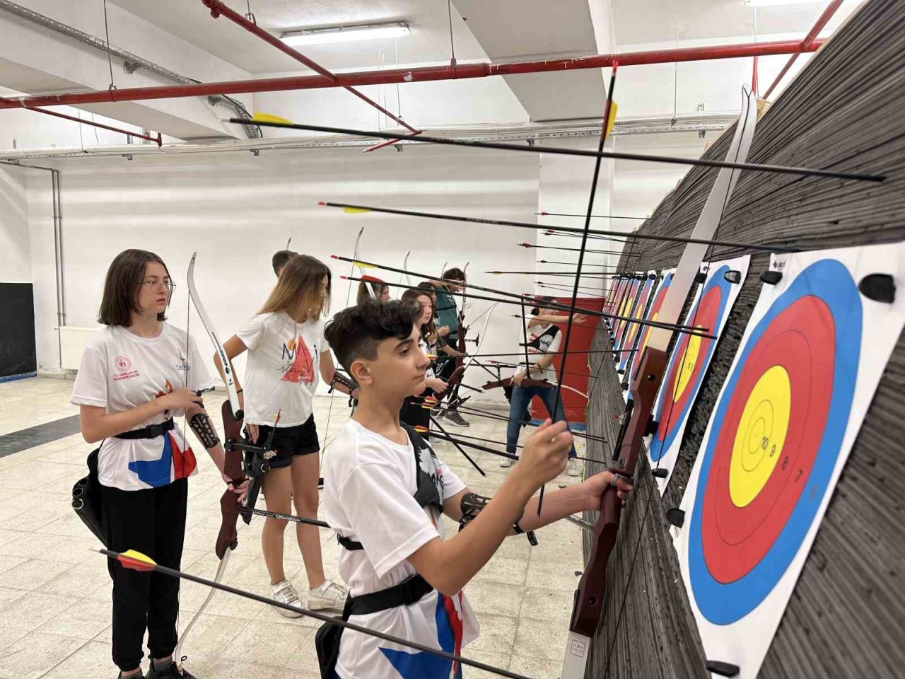 Minik okçular Mete Gazoz’u örnek alıyor