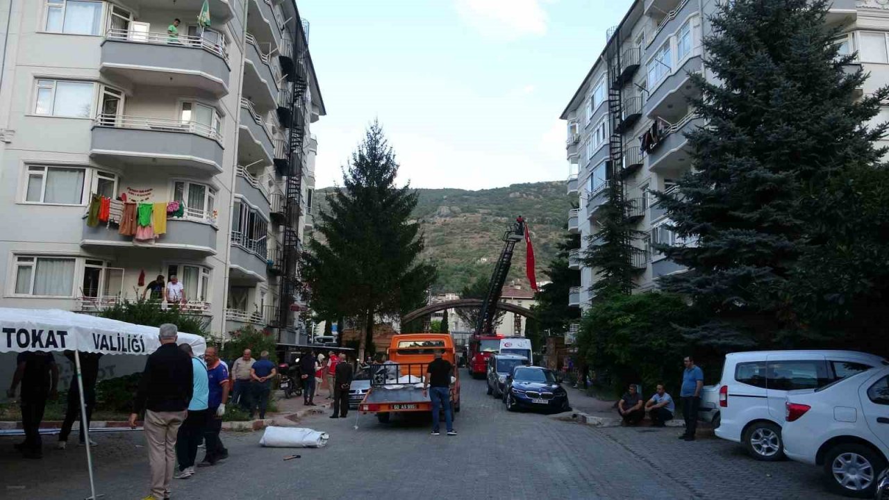 Askeri aracın devrilmesi sonucu şehit olan askerin şehadet haberi ailesine verildi