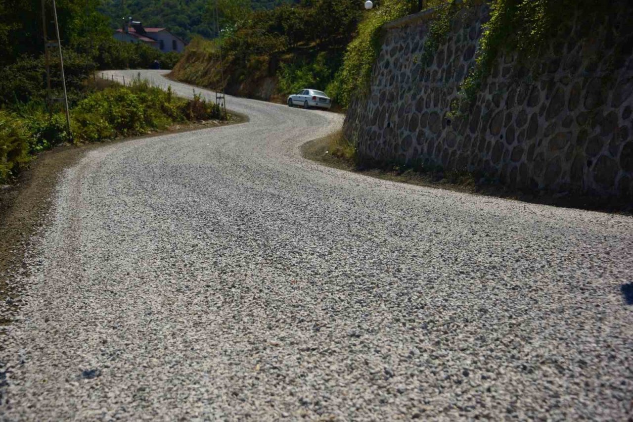40 yıllık yol sorununa neşter