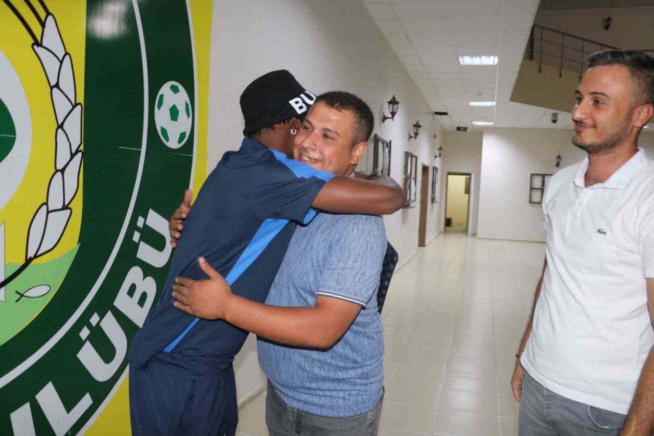 Şanlıurfaspor taraftarlarından örnek davranış