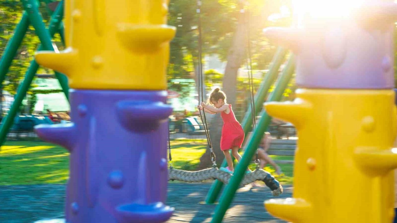 Seferihisar’da yeşil alan ve park seferberliği