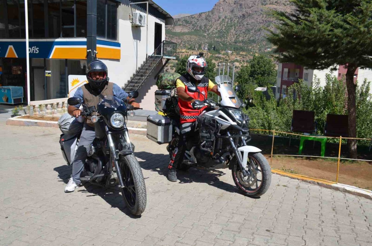 Rotalarını Beytüşşebap’a çeviren motorcular ilçeye hayran kaldı