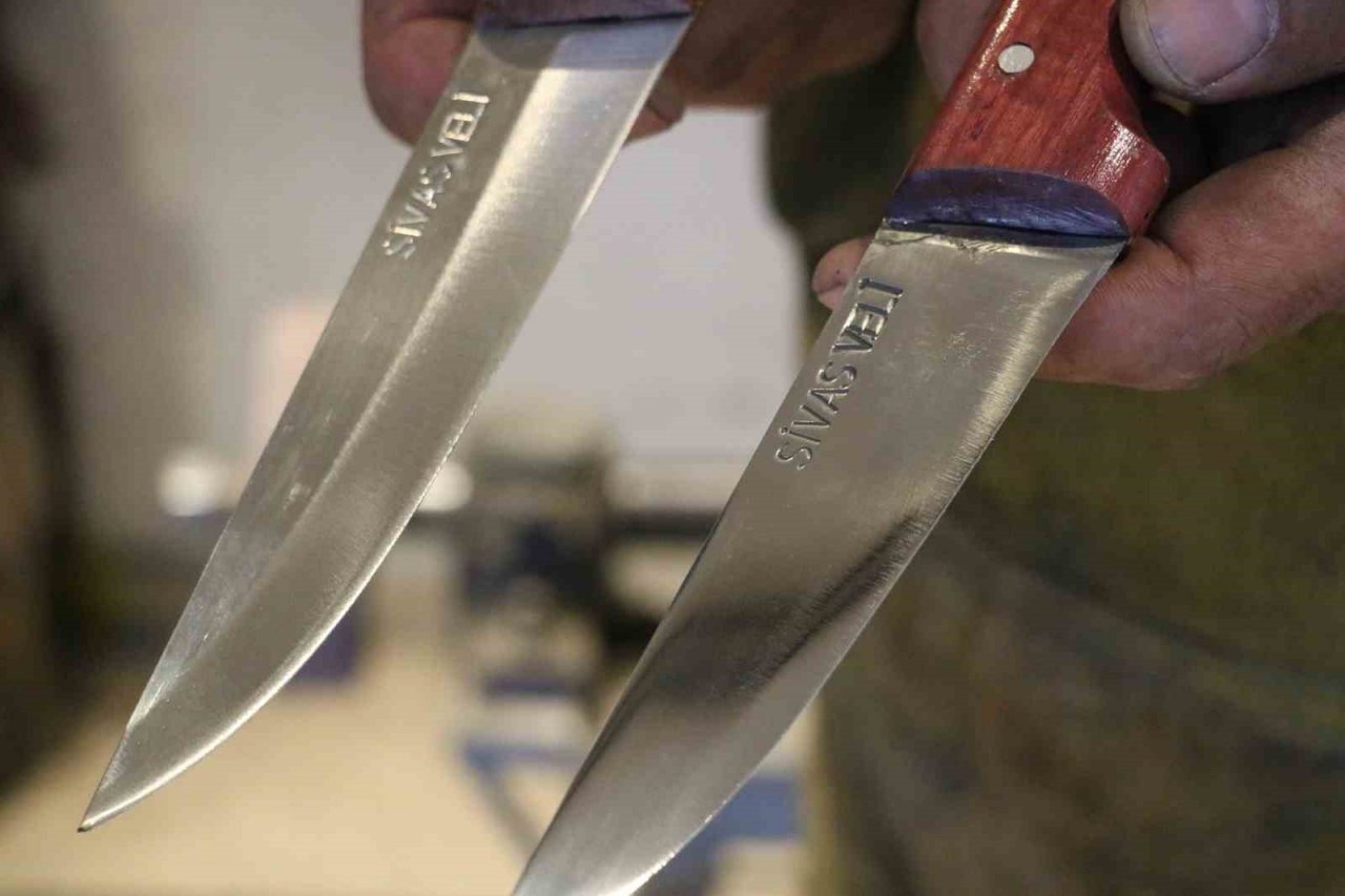 İnşaat çivisini kesip ağzı hiç bozulmadan kağıdı da kesebiliyor