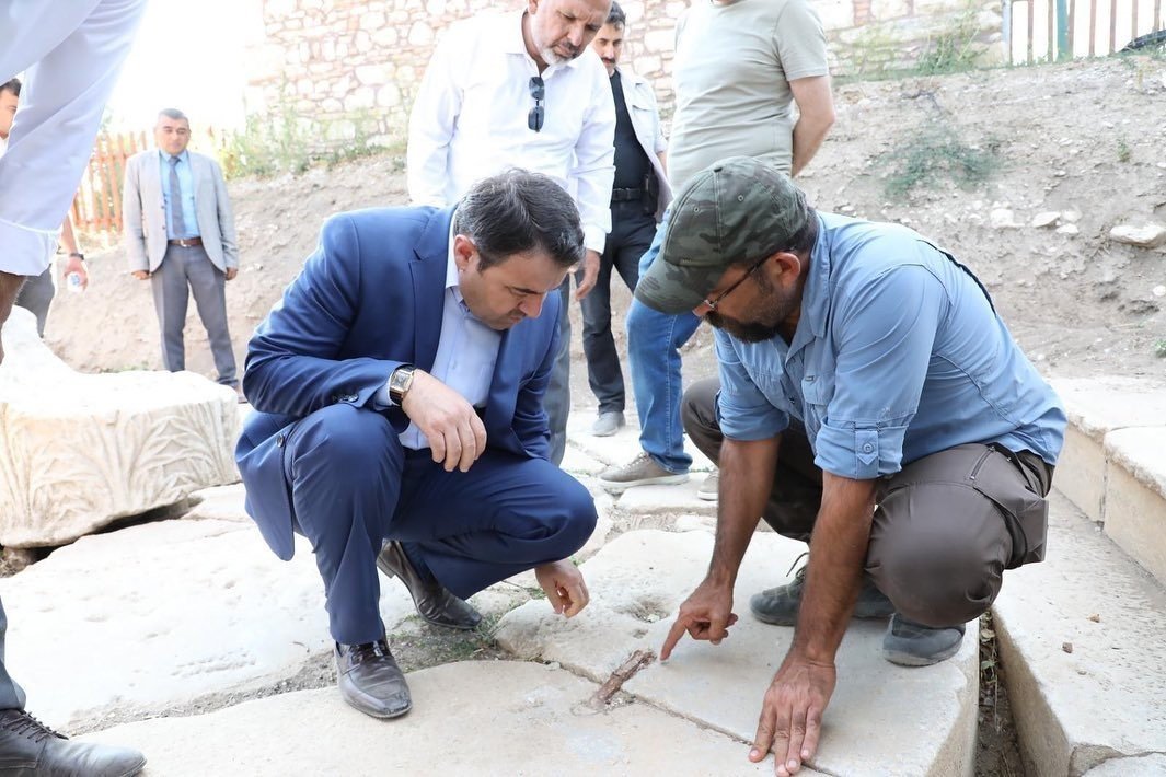 Vali Işın, Aizanoi Antik Kentinde incelemelerde bulundu