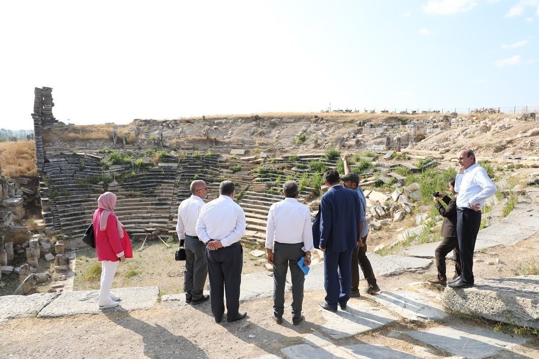 Vali Işın, Aizanoi Antik Kentinde incelemelerde bulundu