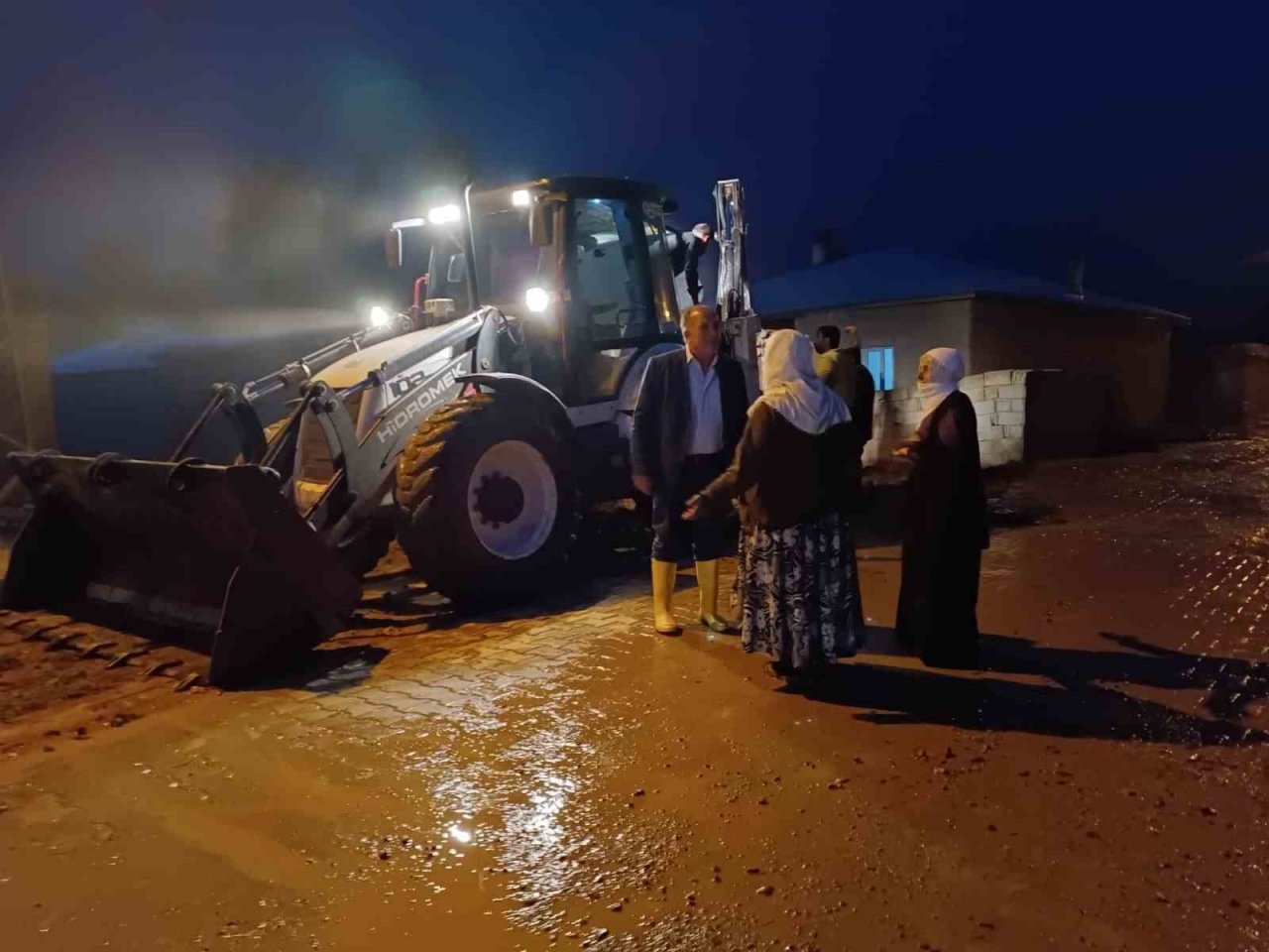 Van Gürpınar’da su baskınları