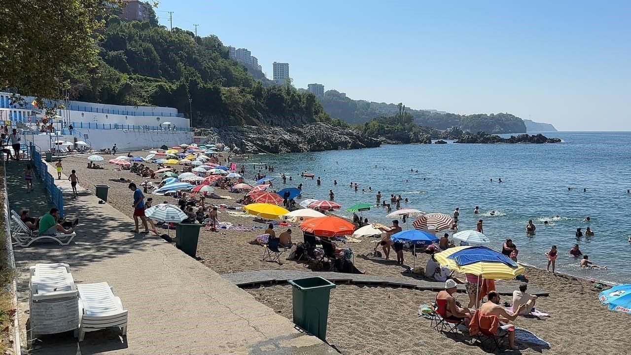 Kapuz Plajı son 10 yılın rekorunu kırdı, 100 bin kişi ziyaret etti