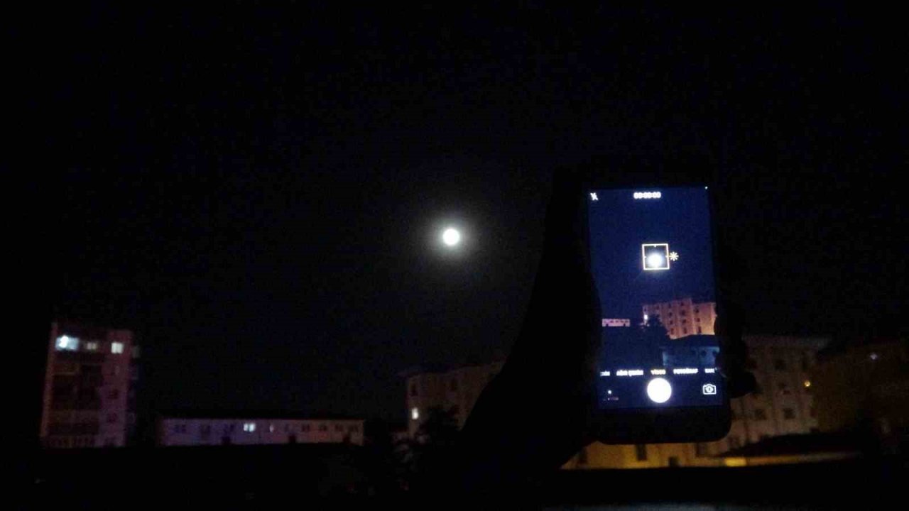 ‘Süper Ay’ Çankırı’da geceyi aydınlattı