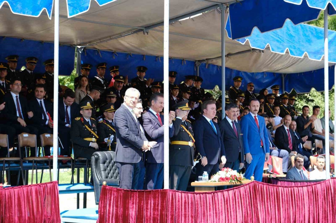 Erzincan’da Zafer Bayramı coşkusu yaşandı