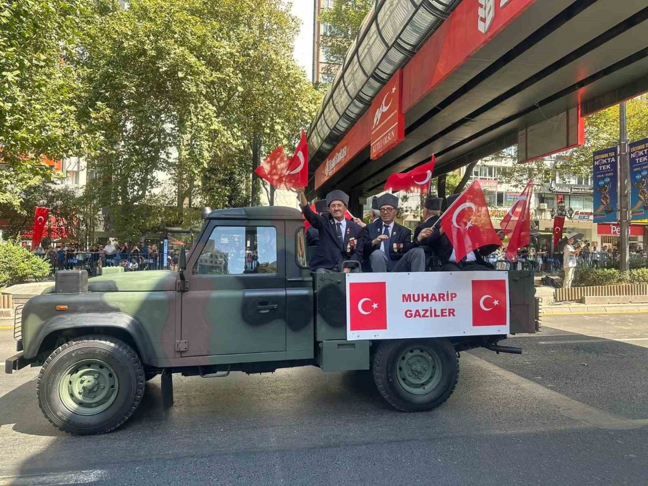 Başkentte 30 Ağustos Zafer Bayramı yürüyüşü