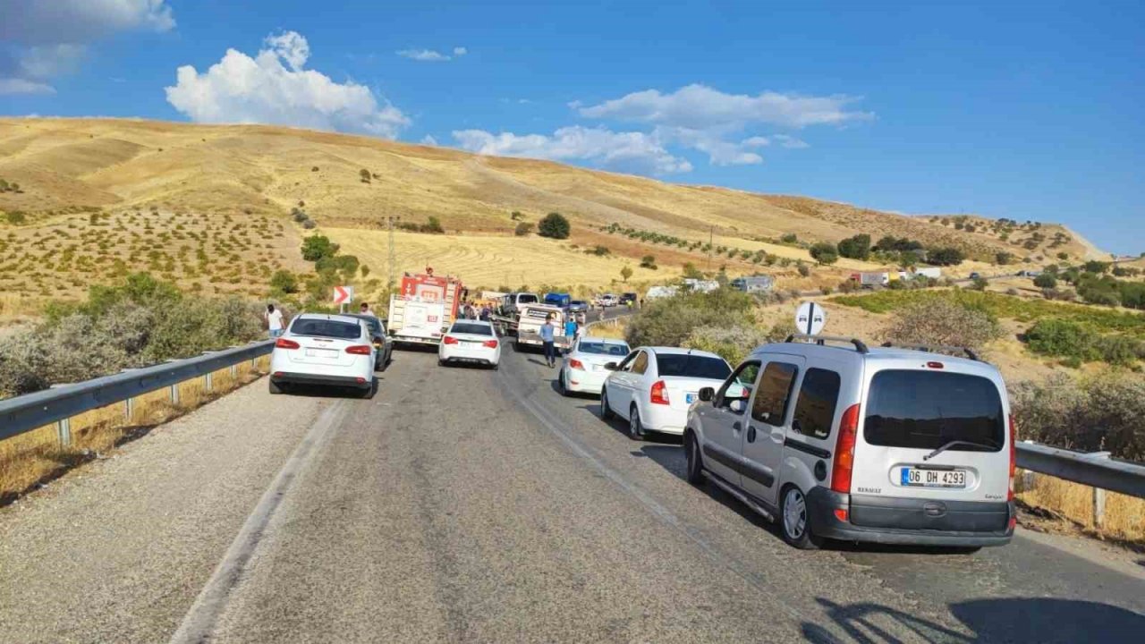 Adıyaman’da feci kaza: 6’sı ağır 7 yaralı
