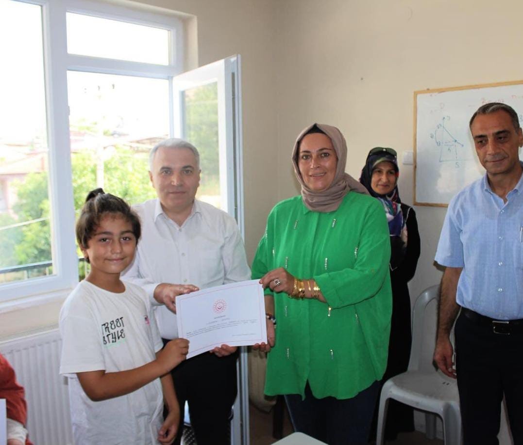 Kurslarda başarılı olan 28 kursiyere sertifika verildi