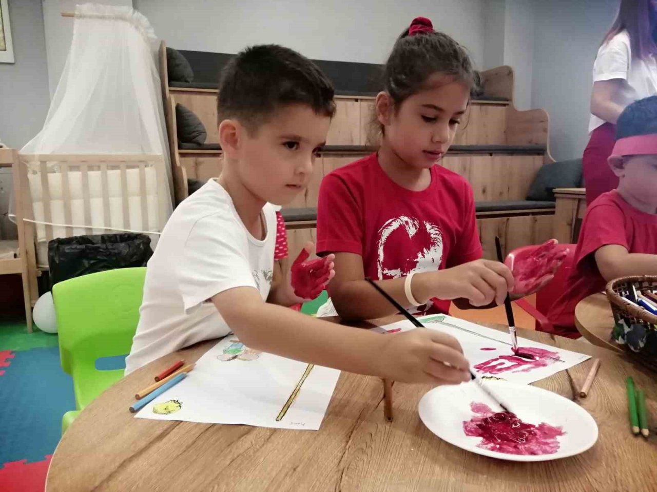 Kuşadası Anne Baba Çocuk Merkezi’nde Zafer Bayramı coşkusu yaşandı