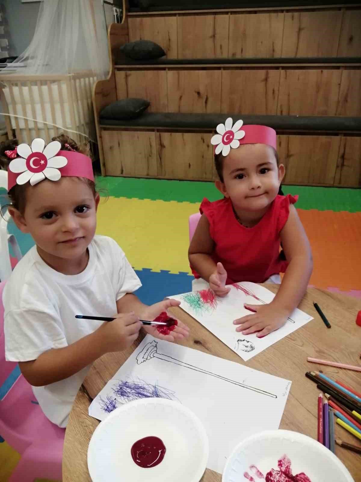 Kuşadası Anne Baba Çocuk Merkezi’nde Zafer Bayramı coşkusu yaşandı