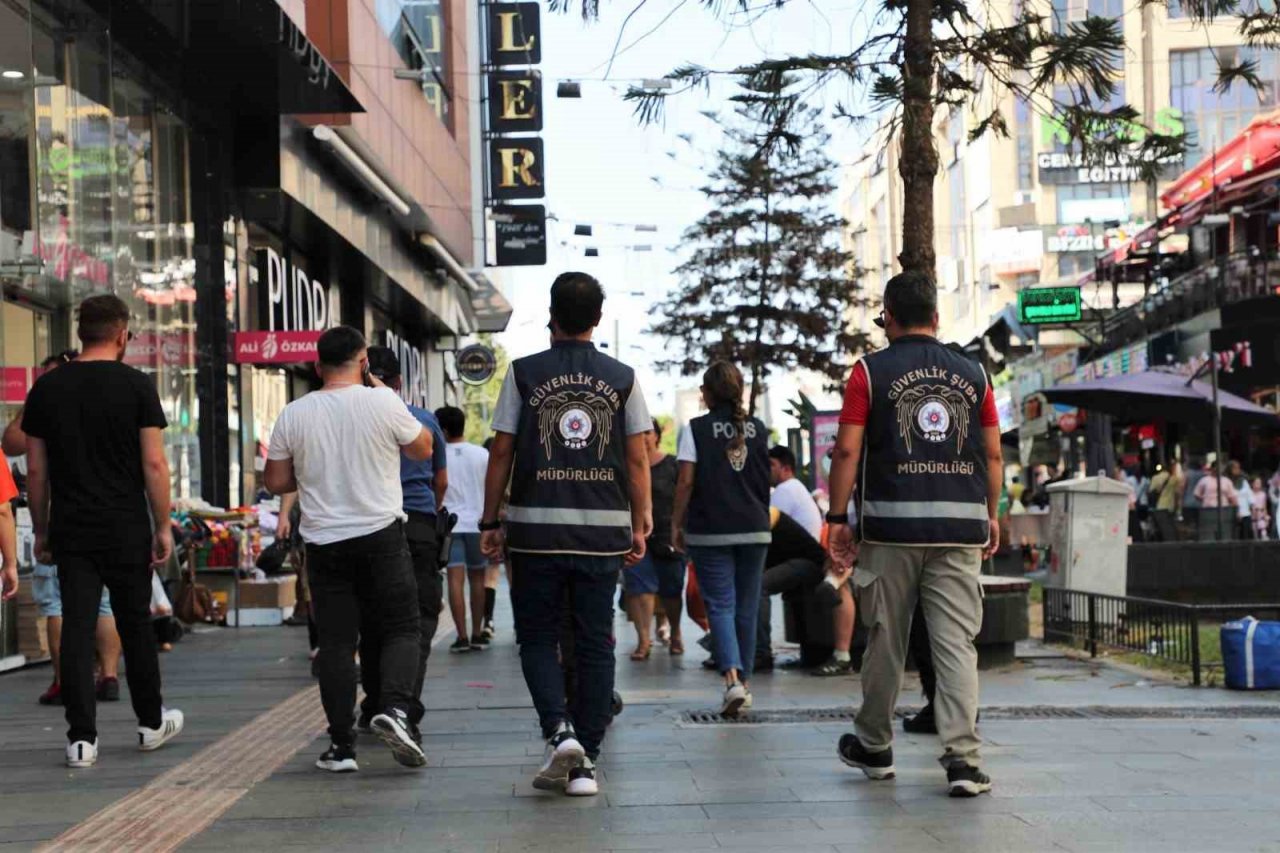 Huzur uygulamasında aranan 12 kişi yakalandı