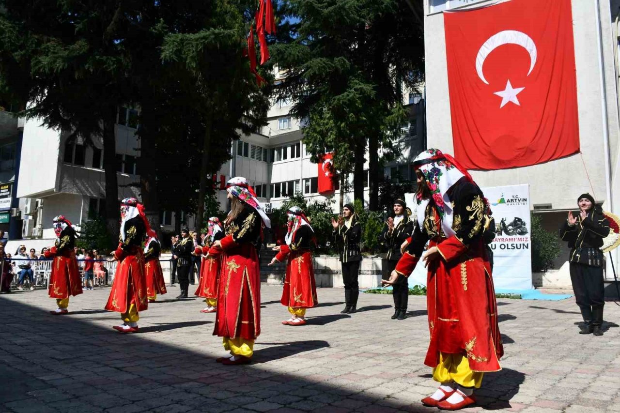 Artvin’de 30 Ağustos Zafer Bayramı kutlandı