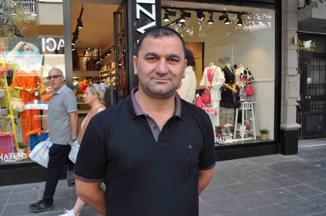 Çarşı esnafı bölgedeki hırsızlık olaylarından şikayetçi