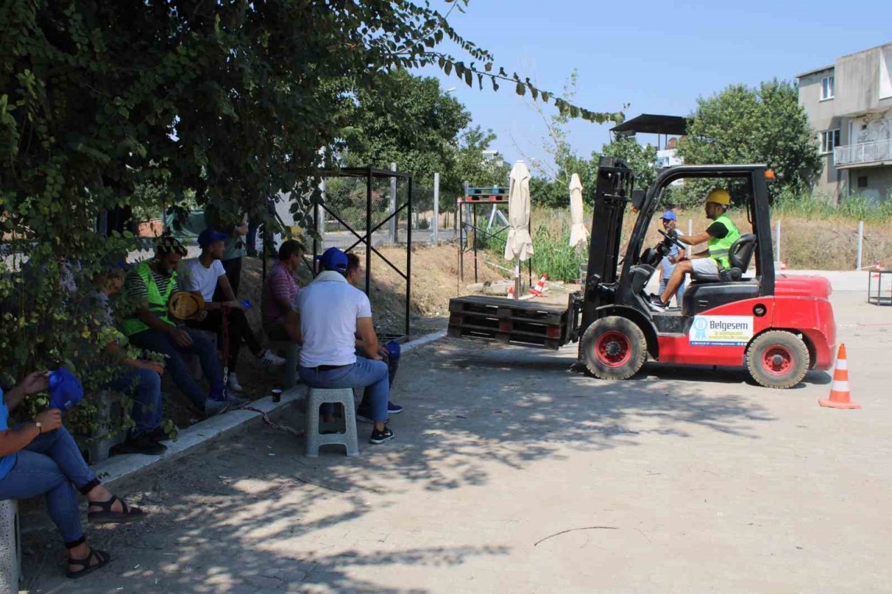 Bu kurstan belge alanlar işsiz kalmıyor