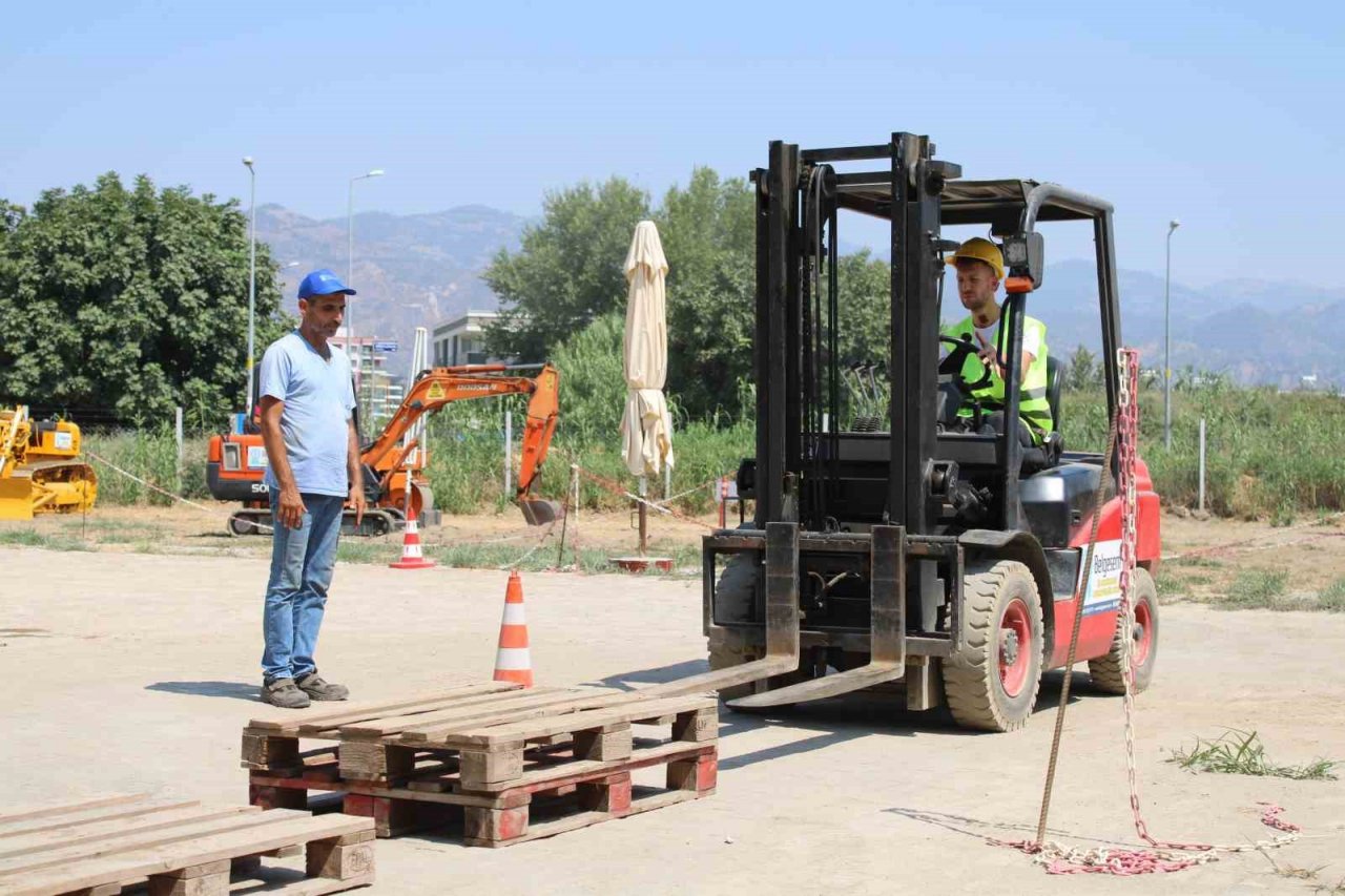 Bu kurstan belge alanlar işsiz kalmıyor