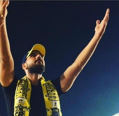 Fenerbahçe Tribün Lideri Cem Gölbaşı’na silahlı saldırı kamerada