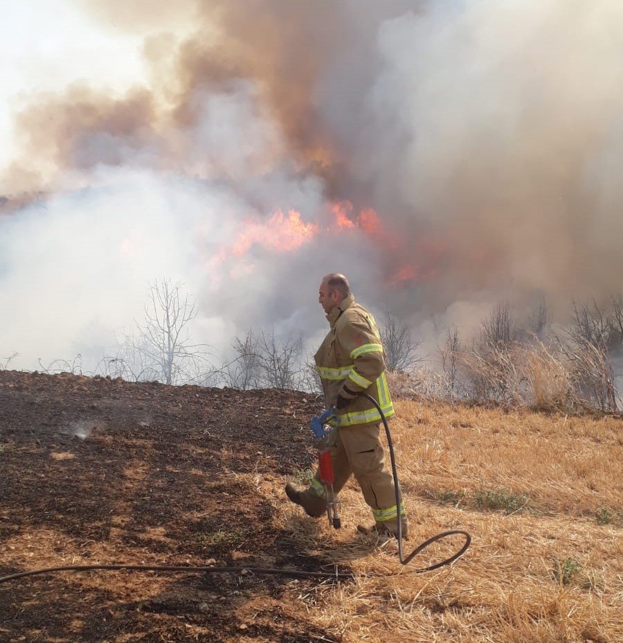 Bandırma’da arazi yangını 4 saatte söndürüldü