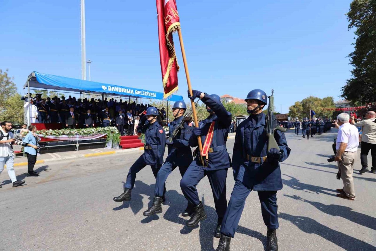Bandırma’da 30 Ağustos Zaferi Bayramı çoşkuyla kutlandı