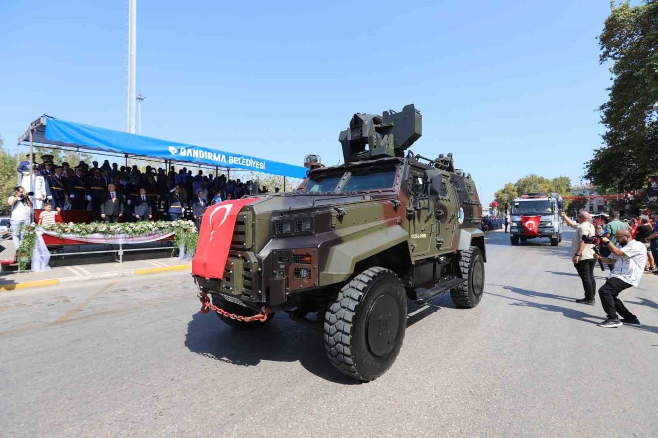 Bandırma’da 30 Ağustos Zaferi Bayramı çoşkuyla kutlandı